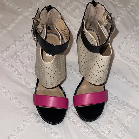 Juicy Couture Heels - Picture 4 of 9